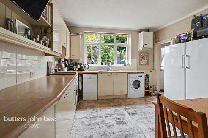 3 Bedroom End Of Terrace House For Sale In Albion Street, Crewe, CW2