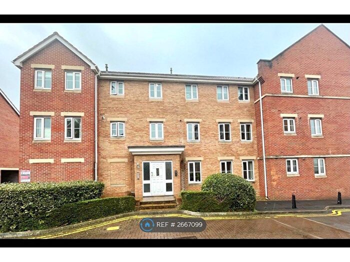2 Bedroom Flat To Rent In Hedgers Close, Ashton, Bristol, BS3