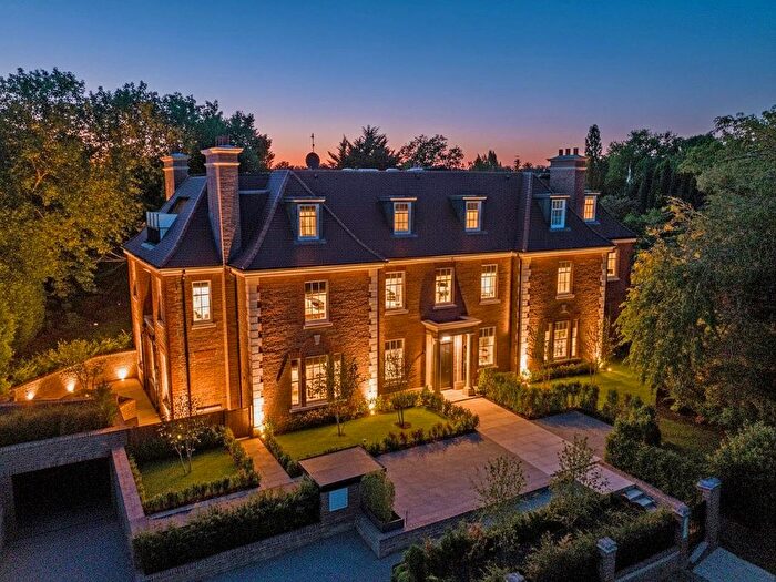 3 Bedroom Flat For Sale In The Bishops Avenue, Hampstead Garden Suburb, N2