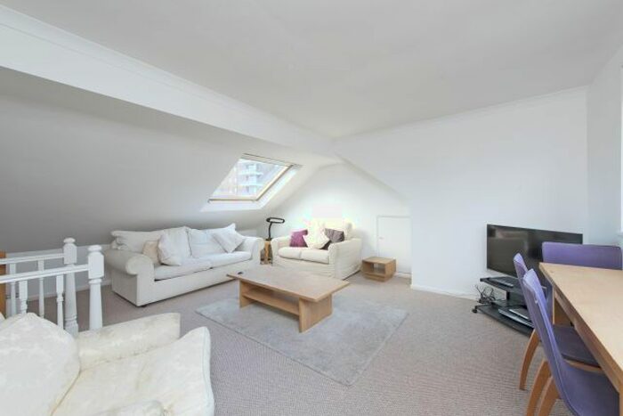 2 Bedroom Flat To Rent In Anhalt Road, London, SW11