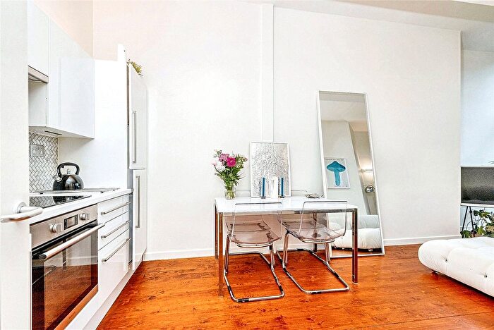 1 Bedroom Flat For Sale In Old School Lofts, Whingate, Leeds, LS12