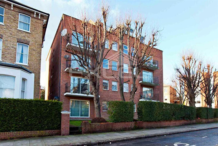 1 Bedroom Apartment For Sale In Priory Road, West Hampstead, NW6