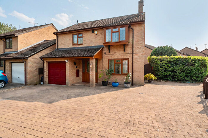 4 Bedroom Detached House For Sale In Skelmerdale Way, Earley, Reading, Berkshire, RG6