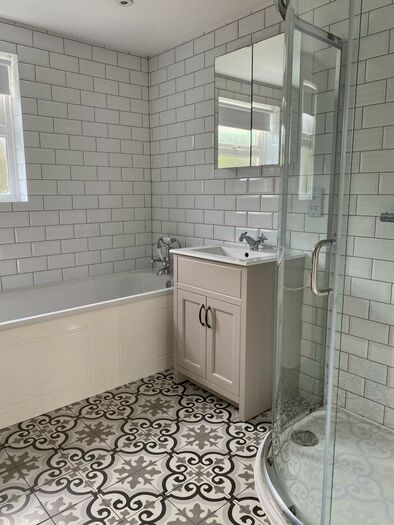 2 Bedroom Flat To Rent In Chewton Road, London, E17