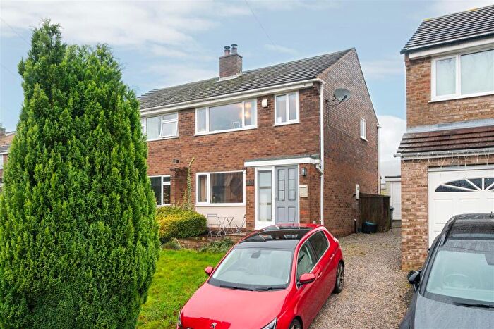 3 Bedroom Semi Detached House For Sale In Amberdene, Matlock, DE4