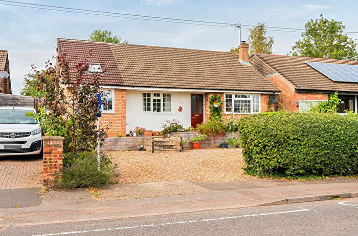 2 Bedroom Bungalow For Sale In Tilsworth Road, Stanbridge, Leighton Buzzard, LU7
