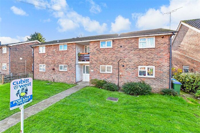 1 Bedroom Flat For Sale In Spinney North, Pulborough, West Sussex, RH20