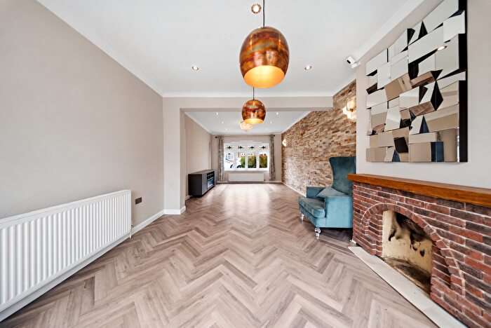 4 Bedroom Semi Detached House To Rent In Ashbourne Avenue, Bexleyheath, DA7