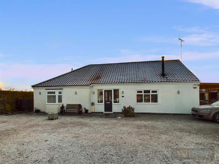 4 Bedroom Detached Bungalow For Sale In Wansford Road, Driffield, YO25