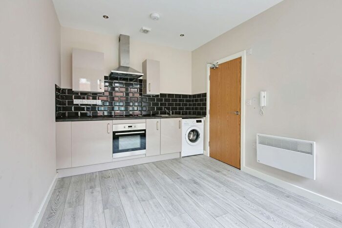 1 Bedroom Flat To Rent In East Lane, Runcorn, WA7