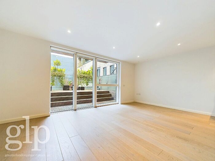 1 Bedroom Flat To Rent In Fouberts Place, London, W1F