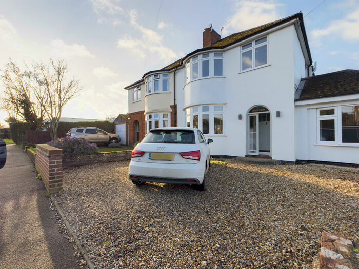 4 Bedroom Semi-Detached House To Rent In Gainsborough Road, Bury St Edmunds, IP33
