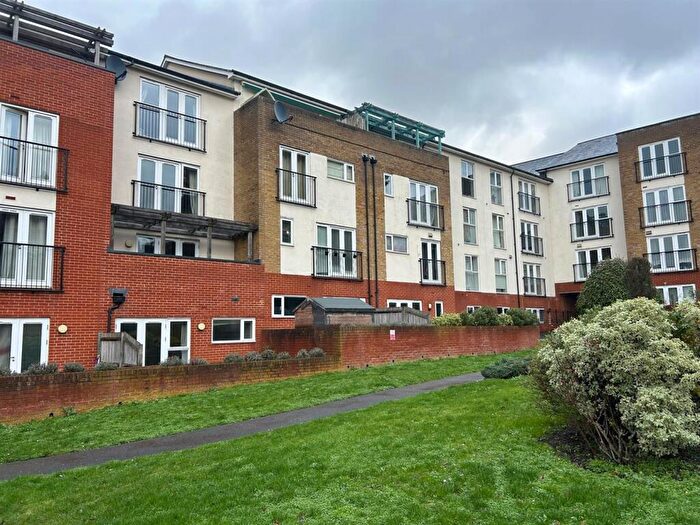 2 Bedroom Flat To Rent In Bambridge Court, Maidstone, ME14