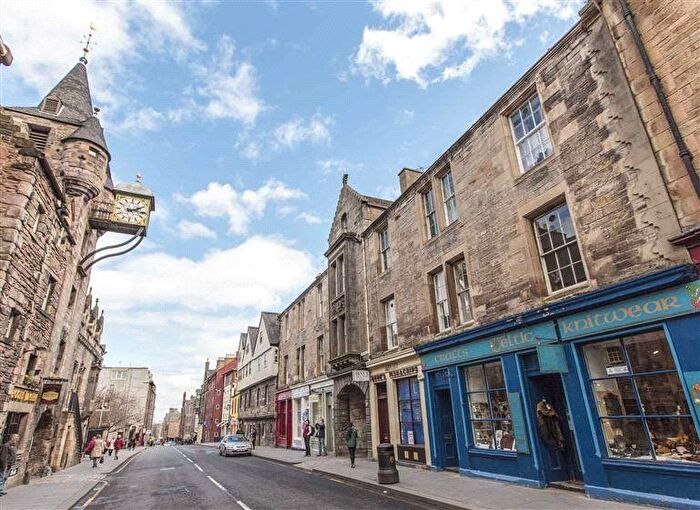1 Bedroom Flat To Rent In Canongate, Edinburgh, EH8