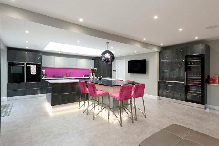 6 Bedroom Detached House For Sale In Ledborough Wood, Beaconsfield, Buckinghamshire, HP9
