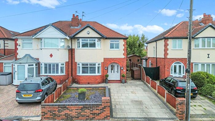 3 Bedroom Semi Detached House For Sale In Hamilton Road, Windle, WA10
