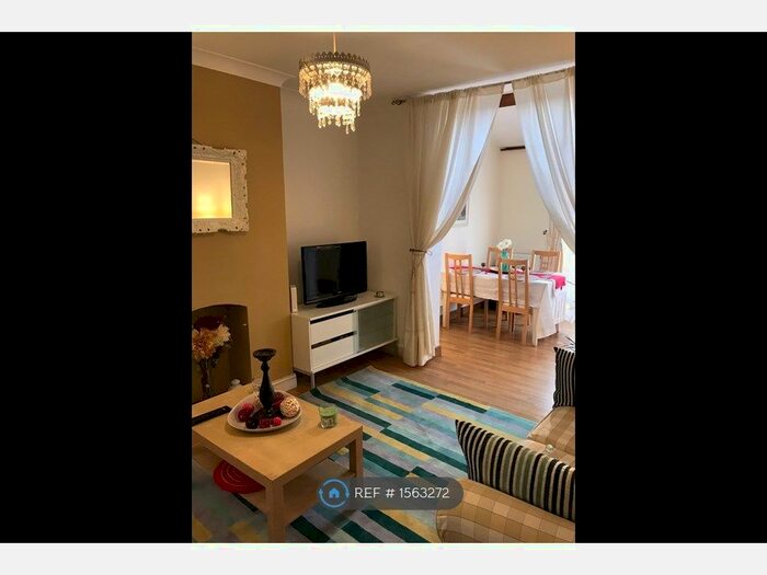 3 Bedroom Semi-Detached House To Rent In Bonnington Road, Leicester, LE2