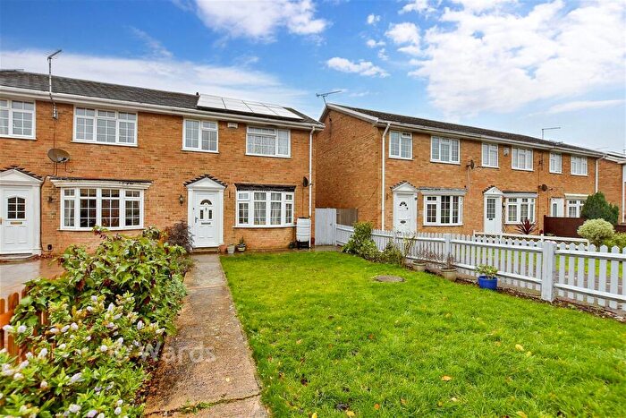 4 Bedroom End Of Terrace House For Sale In Kingfisher Court, Herne Bay, Kent, CT6