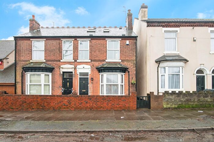 3 Bedroom Semi Detached House For Sale In Castle Road, Tipton, DY4