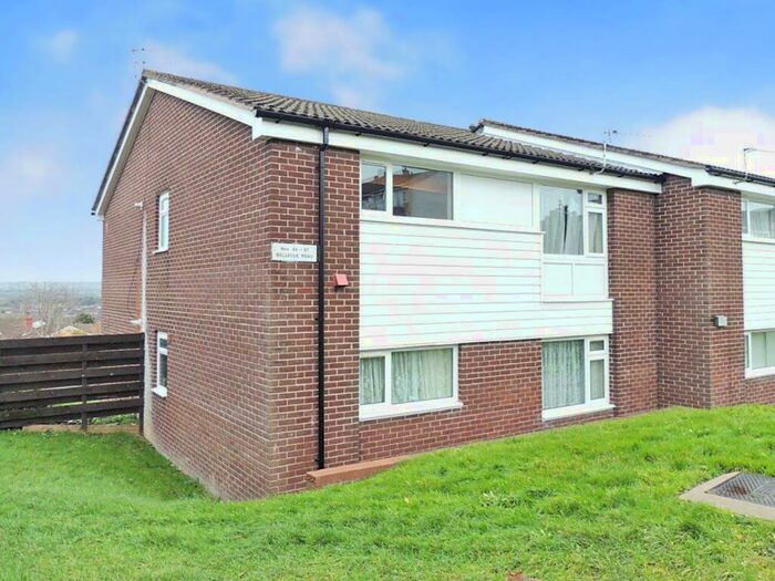 2 Bedroom Apartment To Rent In Bellevue Road, Kingswood. Bristol, BS15