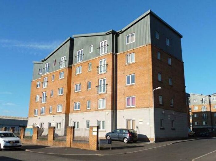 1 Bedroom Flat To Rent In Moorhead Close, Splott, Cardiff, CF24