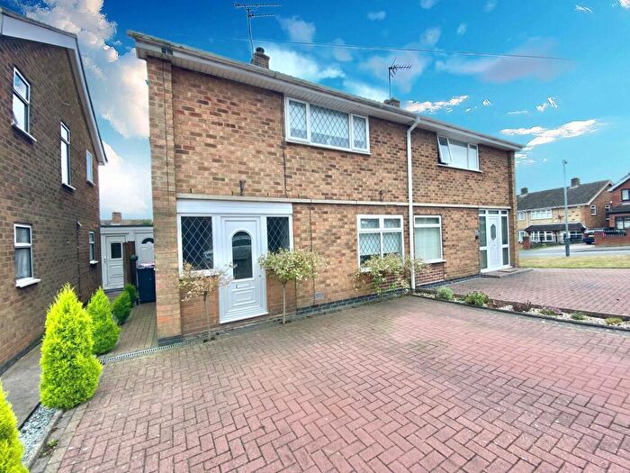 3 Bedroom Semi Detached House For Sale In Drayton Close, Nuneaton, CV10