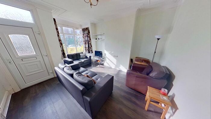 3 Bedroom Terraced House To Rent In Knowle Road, Burley, Leeds, West Yorkshire, LS4