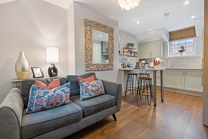 2 Bedroom Flat To Rent In Bishopthorpe, YO23