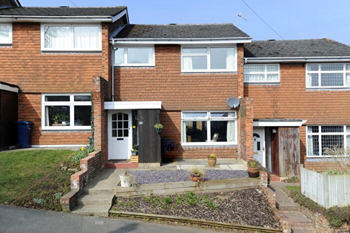 3 Bedroom House To Rent In Manor Gardens, Godalming, GU7