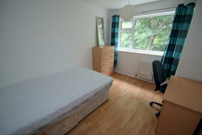 3 Bedroom Terraced House To Rent In Hartley Avenue, Woodhouse, Leeds, LS6