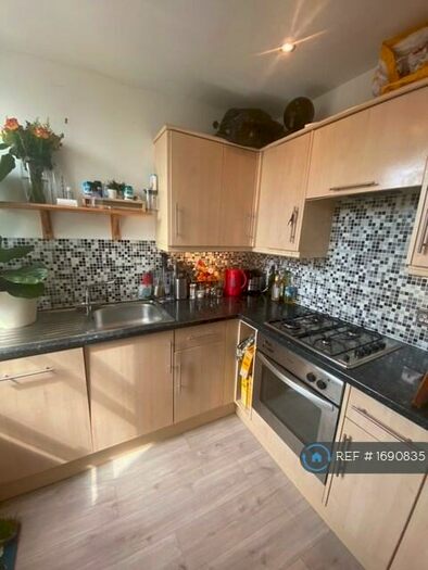 1 Bedroom Flat To Rent In Latham Street, Preston, Lancashire, PR1