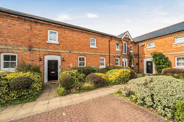 2 Bedroom Flat For Sale In Kimball Close, Oakham, LE15