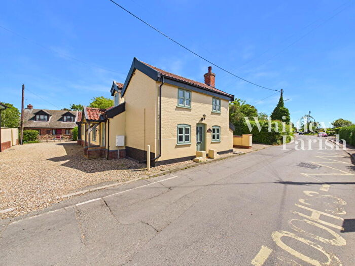 4 Bedroom Cottage For Sale In The Street, Occold, Eye, IP23