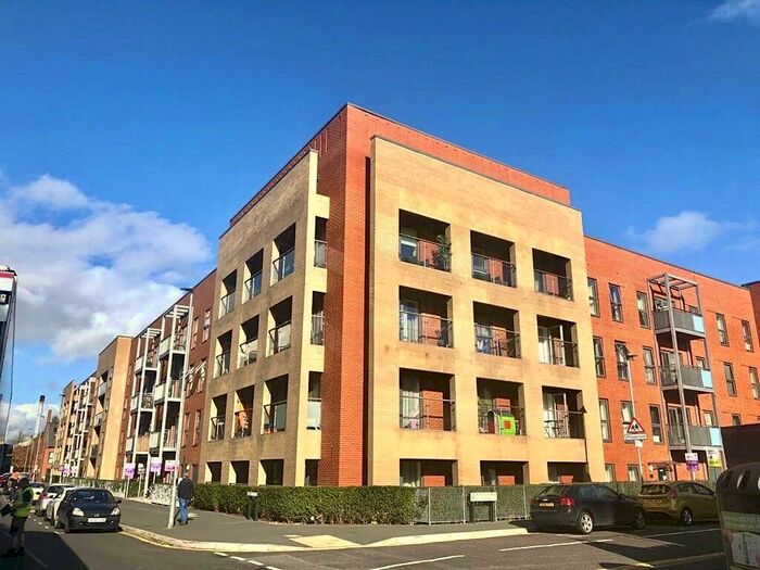 2 Bedroom Apartment To Rent In Pennant House, Cross Street, PO1