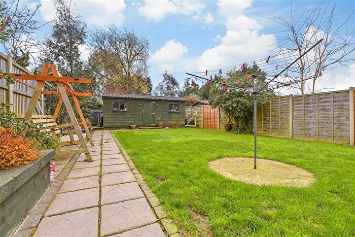 3 Bedroom Link Detached House For Sale In Shrubcote, Tenterden, Kent, TN30