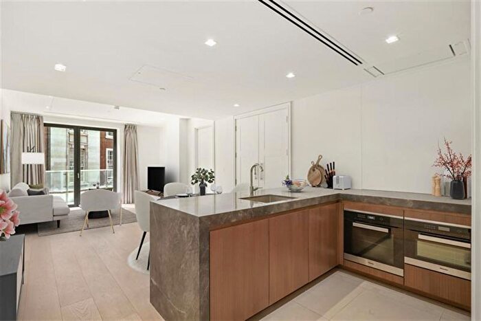 3 Bedroom Flat For Sale In Lincoln Square, Portugal Street, WC2A