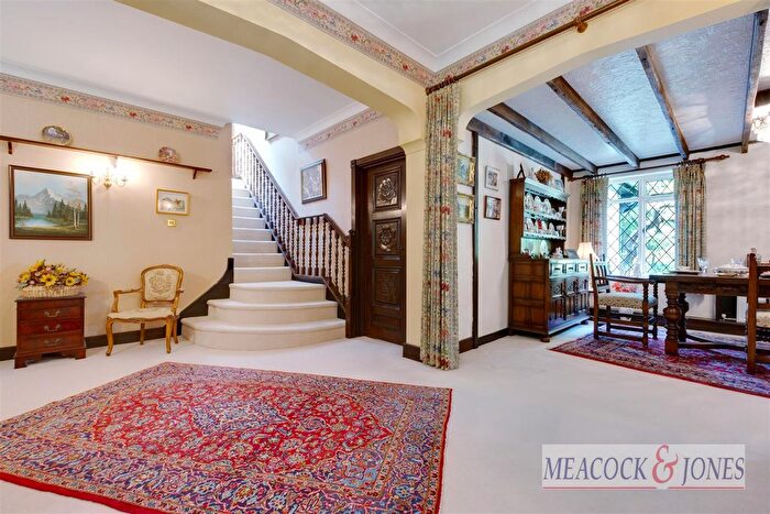 5 Bedroom Detached House For Sale In Frog Street, Kelvedon Hatch, Brentwood, CM15
