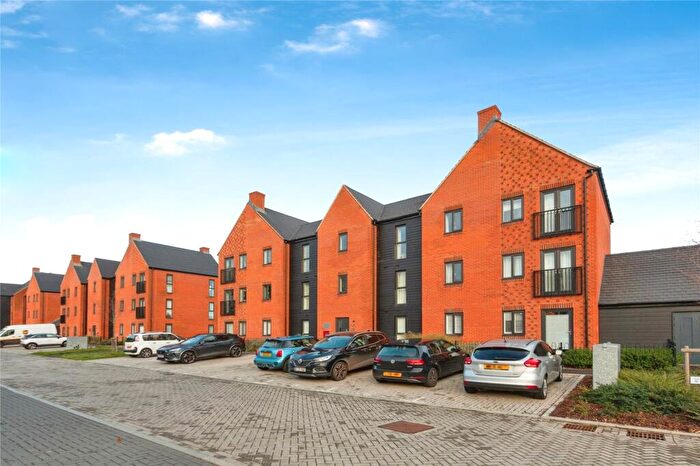 2 Bedroom Flat For Sale In Copper Place, Hampshire, RG23