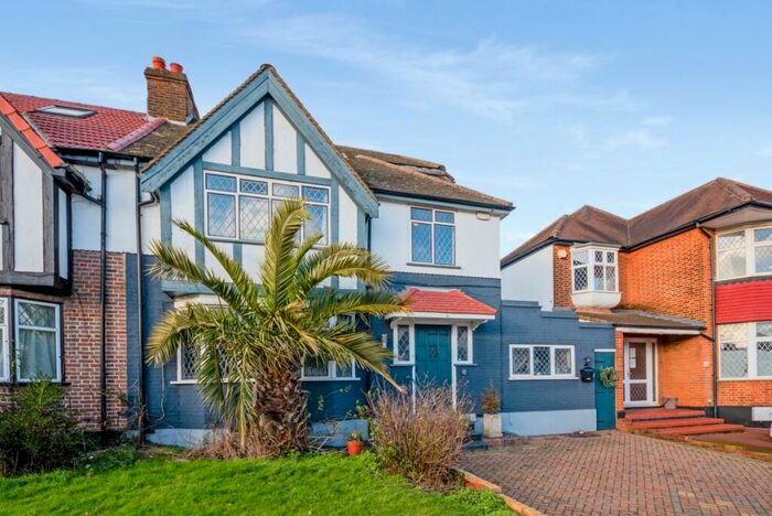 4 Bedroom House To Rent In St. Margarets Road Edgware, HA8