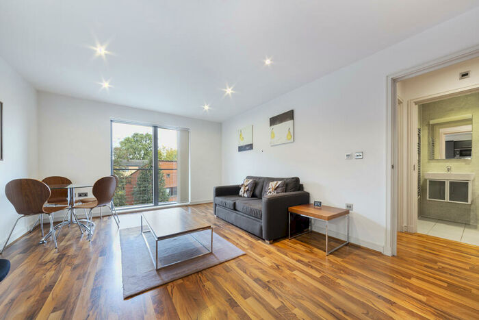 1 Bedroom Apartment To Rent In Copenhagen Street, London, N1