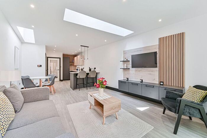 3 Bedroom Terraced House To Rent In Laurie Grove, New Cross, London, SE14