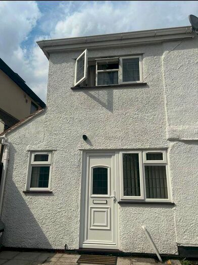 1 Bedroom Detached House To Rent In Slough, Berkshire, SL0