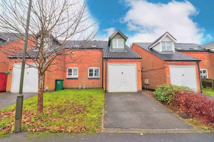 3 Bedroom Semi-Detached House To Rent In Outram Drive Swadlincote, DE11