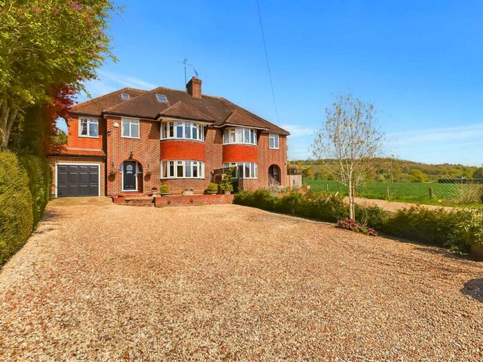 4 Bedroom Semi-Detached House For Sale In Saunderton, Wycombe Road - Stunning Home!!!, HP27
