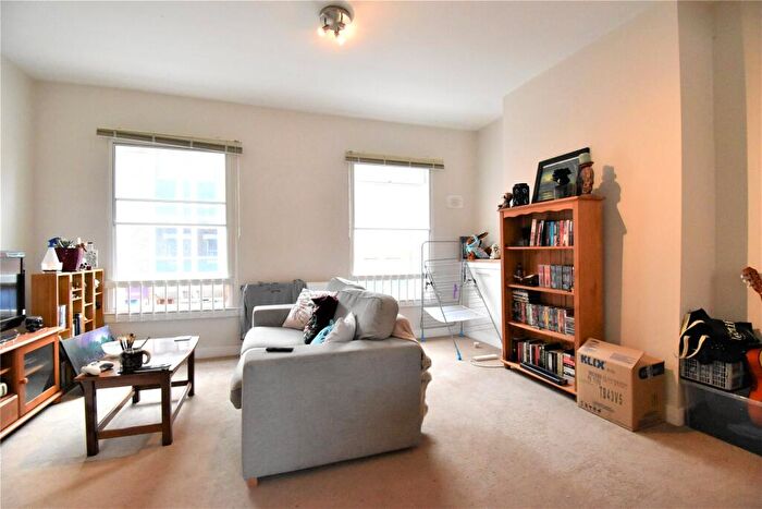 2 Bedroom Apartment To Rent In Queen Street, Maidenhead, Berkshire, SL6