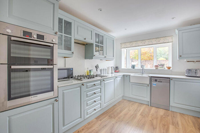 4 Bedroom Detached House For Sale In Redshots Close, Marlow, Buckinghamshire, SL7
