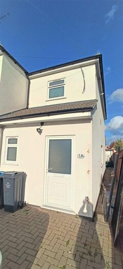 2 Bedroom Flat To Rent In Victor Grove, Wembley, HA0