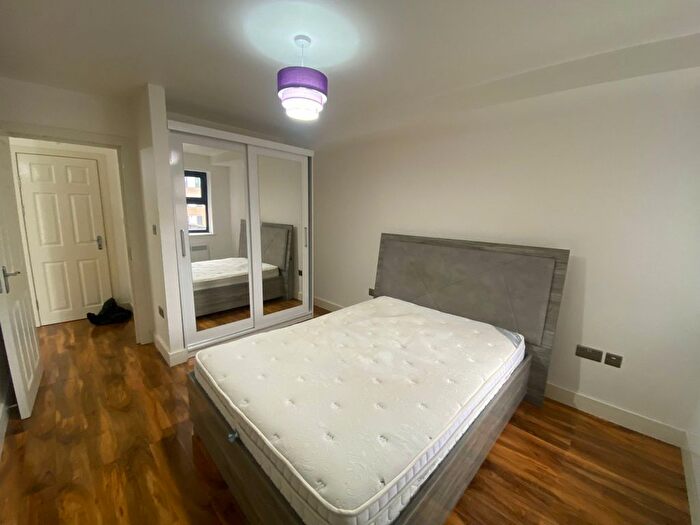 1 Bedroom Flat To Rent In Walworth Road, London, SE17