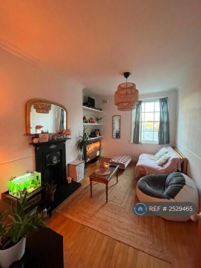 2 Bedroom Flat To Rent In Stoke Newington, London, N16
