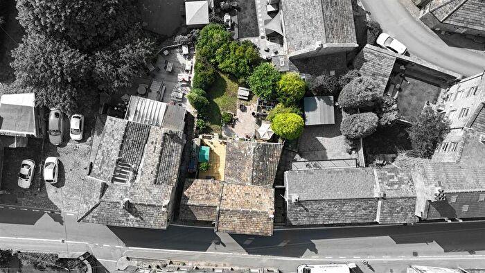 2 Bedroom Detached House For Sale In Stainland Road, Stainland, Halifax, HX4